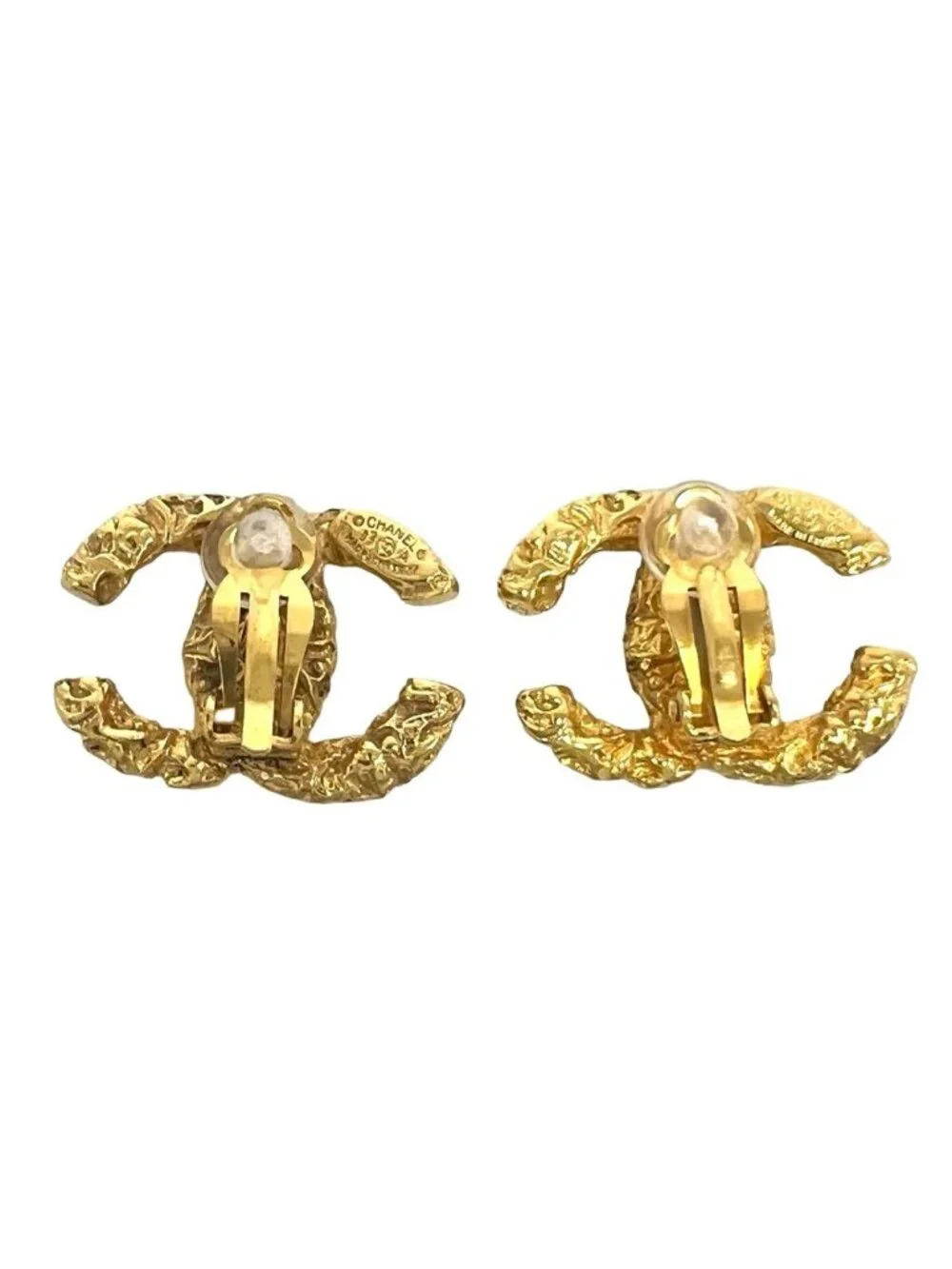 Chanel With Rice 93A Vintage CC Logo Lava Motif Earrings Gold